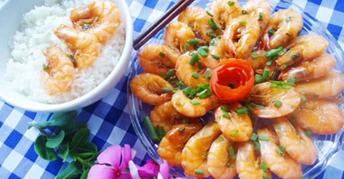 Cách làm món tôm rim ngon cho bữa cơm gia đình đậm đà
