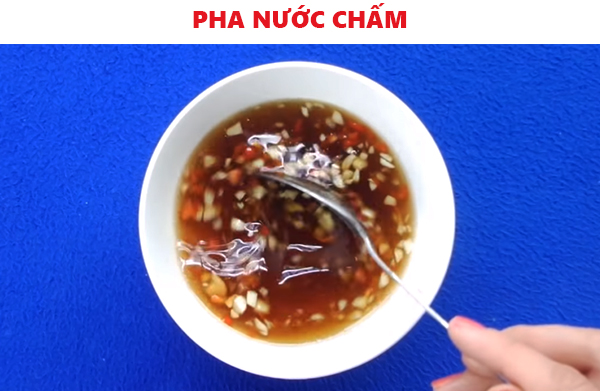 Cách pha nước chấm chấm gà xối mỡ