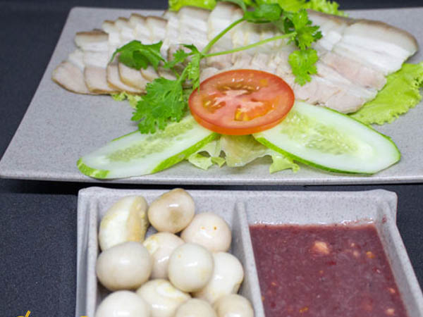 thịt luộc mắm tôm