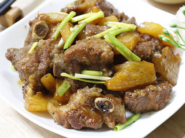 sườn non kho khóm