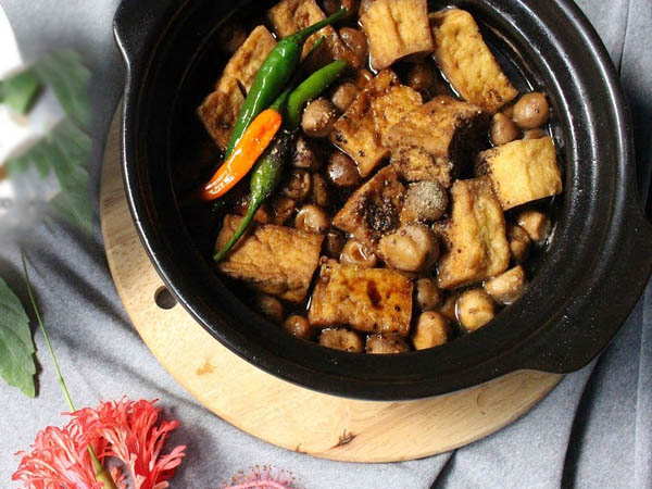 đậu hũ kho nấm rơm