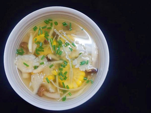 canh bắp và nấm